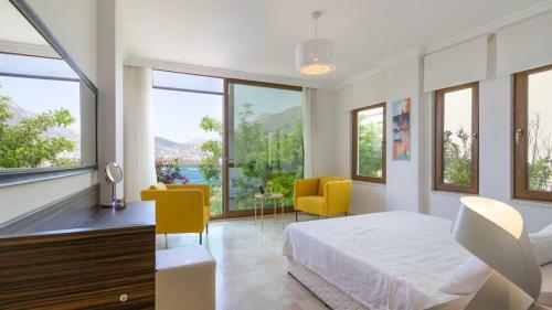 Kalkan Villa Sleeps 8 With Pool Air Con And Wifi
