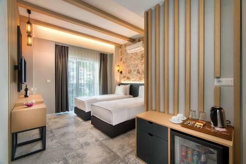 Isola 12 Hotel