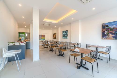 Isola 12 Hotel