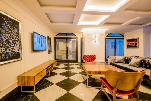 Hotel Fly Inn