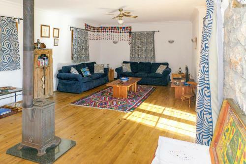 Kinali Villa Sleeps 6 Pool Air Con Wifi