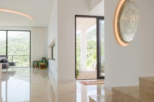 Villa White House
