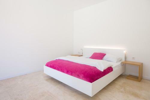 Villa White House