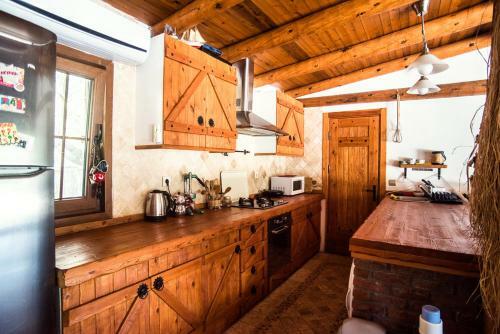 Kuyucak Villa Sleeps 6 With Pool Air Con And Wifi