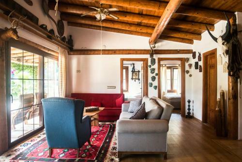 Kuyucak Villa Sleeps 6 With Pool Air Con And Wifi