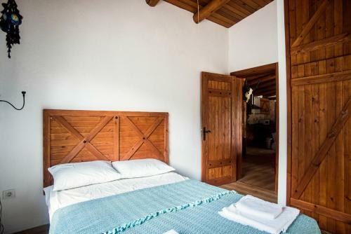 Kuyucak Villa Sleeps 6 With Pool Air Con And Wifi