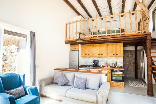 Kuyucak Villa Sleeps 2 With Pool Air Con And Wifi