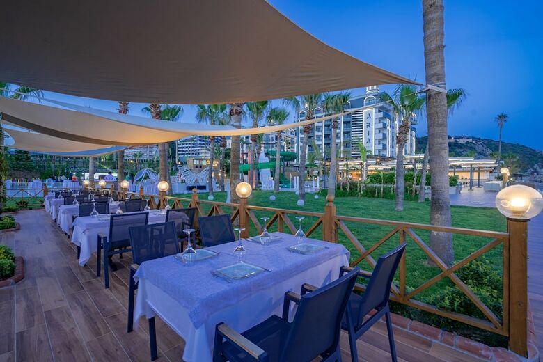 Hotel Aria Resort & Spa