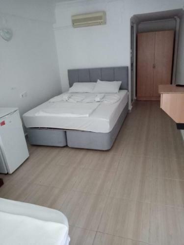 Selina Hotel