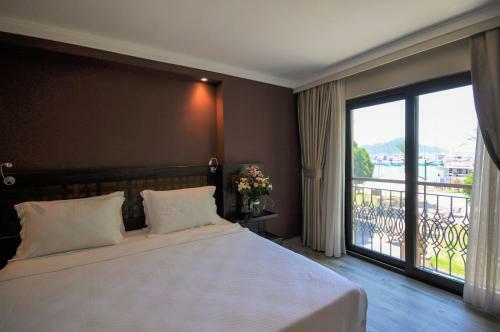 Resa Hotel G�cek