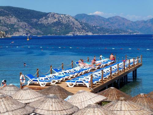 Ozcan Beach Hotel