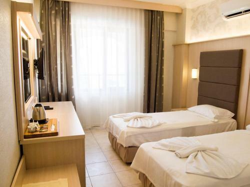 Ozcan Beach Hotel
