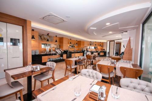 Acroter Hotel Spa - Full Board