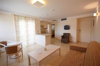 Aparthotel Almiriki Hotel