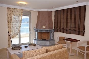 Aparthotel Almiriki Hotel