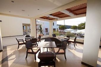 Aparthotel Almiriki Hotel