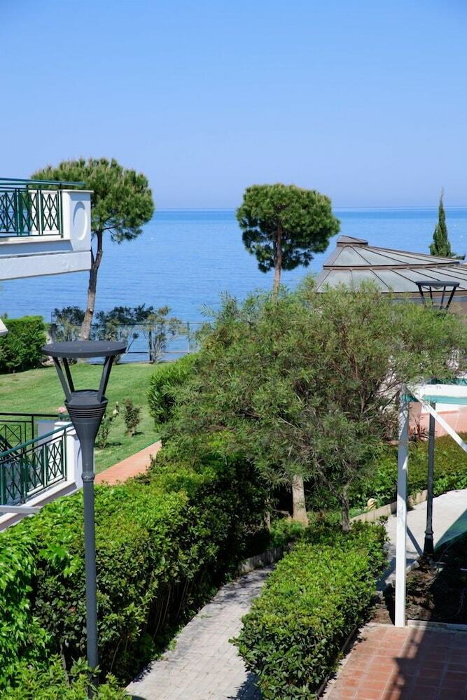 Hotel Poseidon Palace