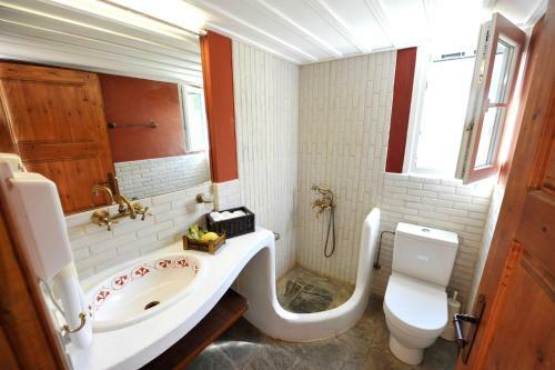 Hostal Gera's Olive Grove (elaionas Tis Geras)