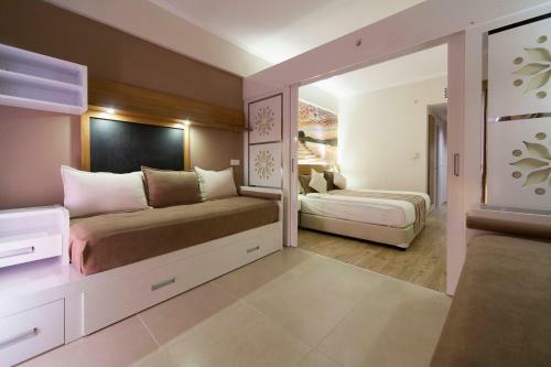 Hotel Holiday Village Turkey