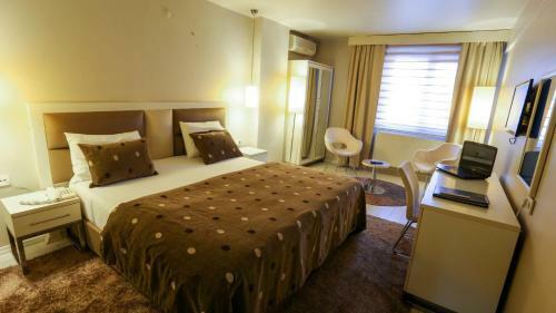 S?vas Hotel Nevv
