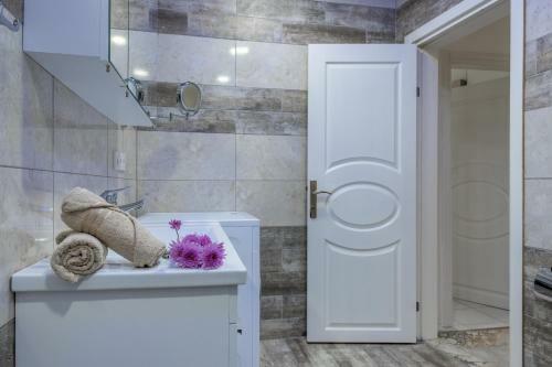 Villa Lale - 3 Bed With Top Kitchen And Garden!