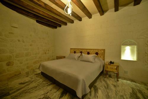 Crassus Cave Hotel