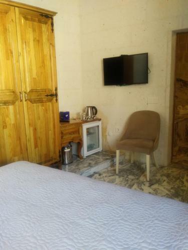 Crassus Cave Hotel