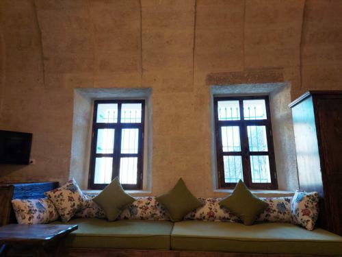 Armesos Cave Hotel