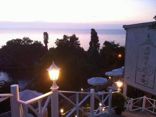 Hostal Bab-i Zer Hotel