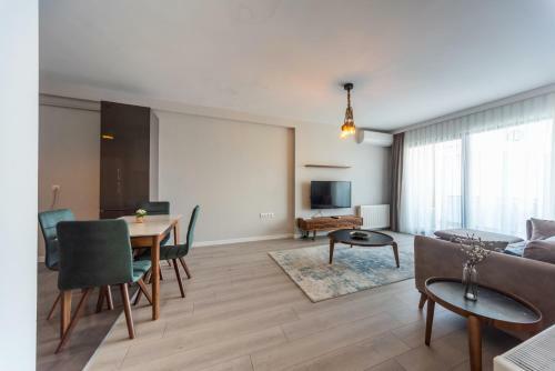 Hotel Green Hills Suites