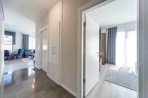 Hotel Green Hills Suites