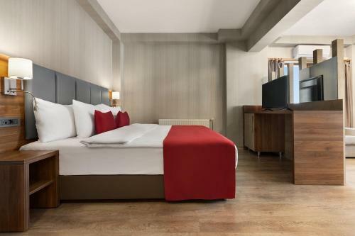 Hotel Ramada By Wyndham Van