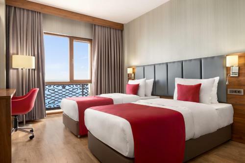 Hotel Ramada By Wyndham Van