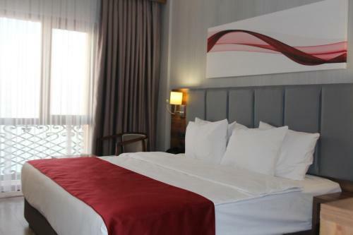 Hotel Ramada By Wyndham Van