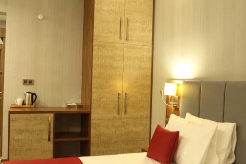 Hotel Ramada By Wyndham Van