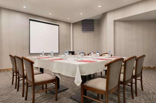 Hotel Ramada By Wyndham Van
