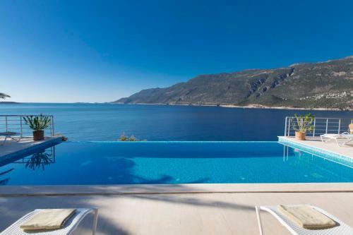Yenikoy Villa Sleeps 10 Pool Air Con Wifi