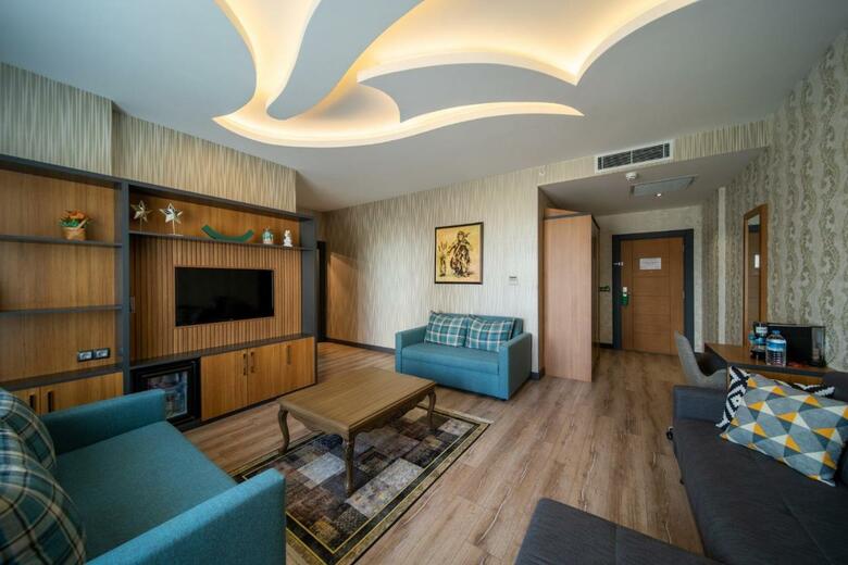 Hero's Hotel