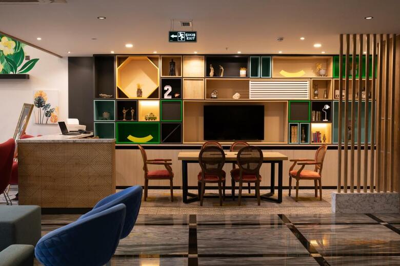 Hero's Hotel