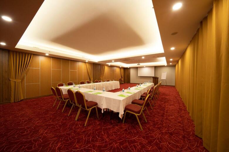 Hero's Hotel