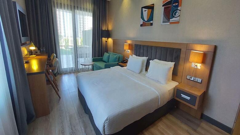 Hero's Hotel
