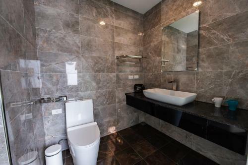 Hostal SH Villa