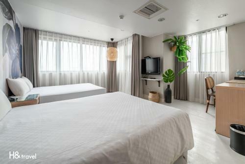 Hotel Sleepie Inn