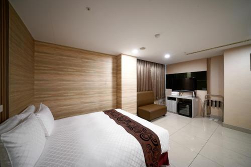 Hotel ????-???
