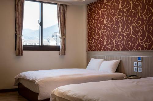 Yadi Hotel