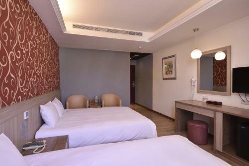 Yadi Hotel