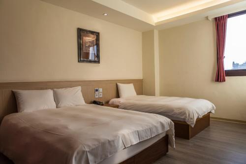 Yadi Hotel