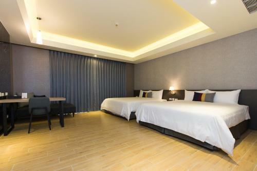 F Hotel Luzhou Taipei