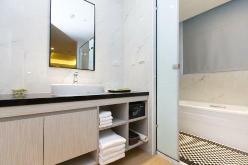 F Hotel Luzhou Taipei