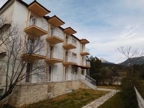 Elatos Apartments